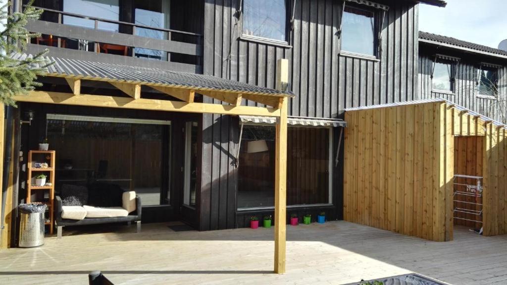 Full Privacy Townhome In With Wifi Lejlighed