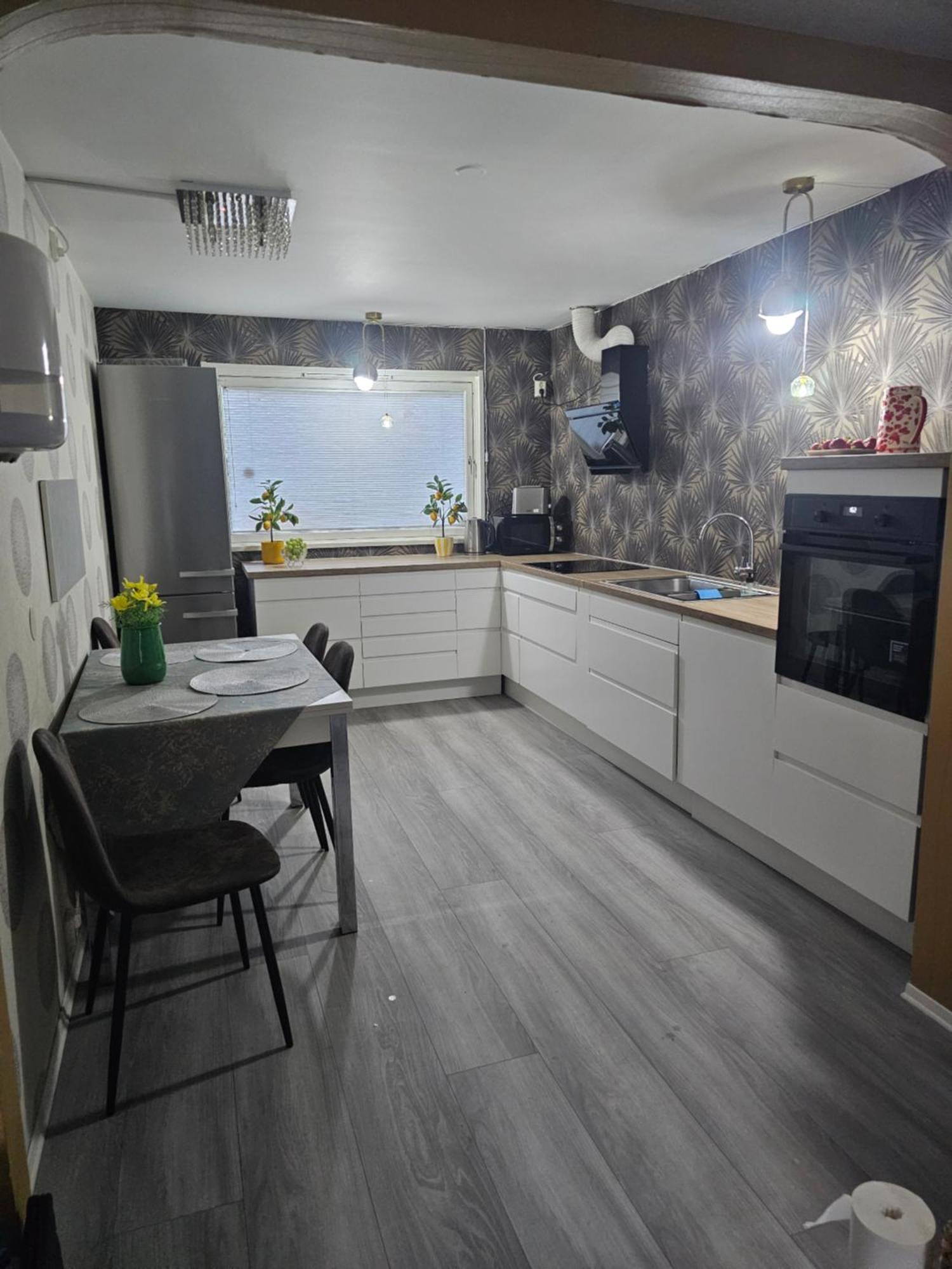 Apartamento Full Privacy Townhome In With Wifi